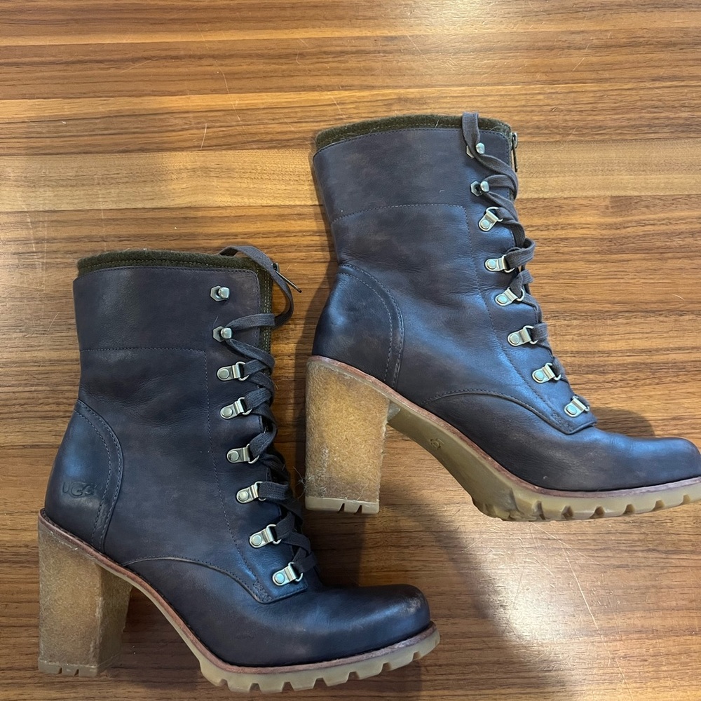 GUC Ugg Fabrice Brown Boots olive green wool  sz 11